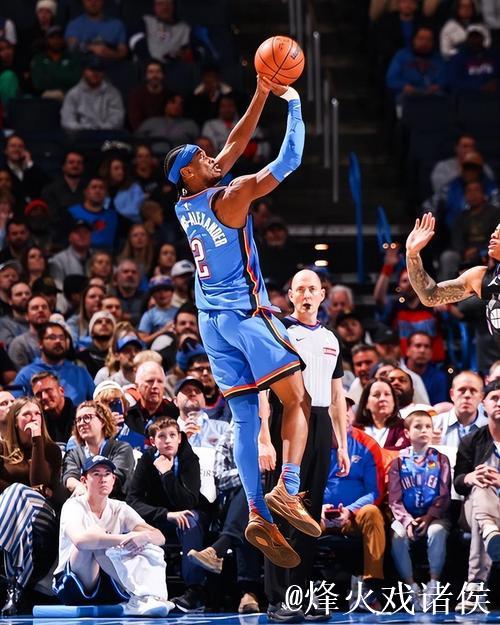 亚历山大54分雷霆豪取13连胜 火箭1分险胜骑士