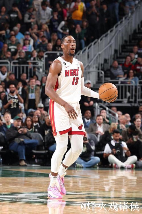 希罗关键绝杀助热火翻盘魔术 亚历山大狂砍45分雷霆豪取9连胜